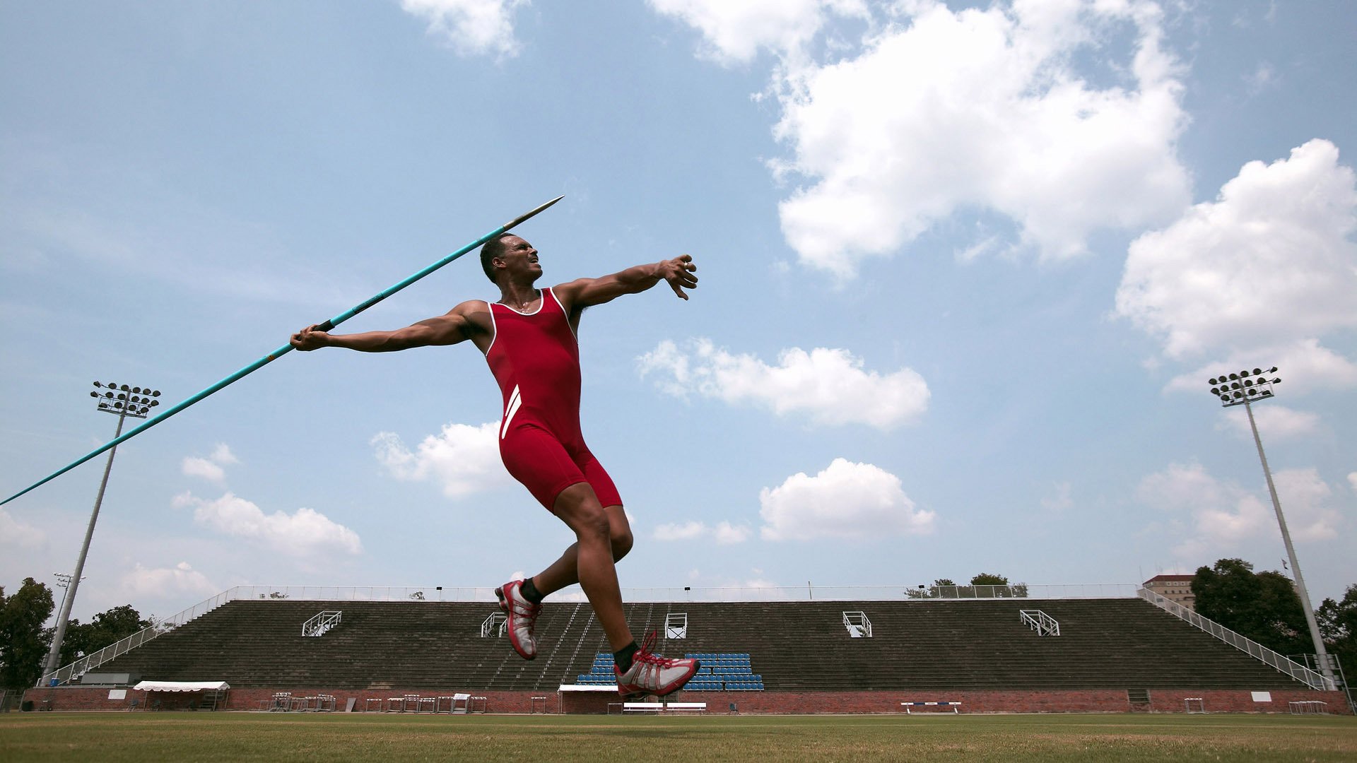 美食补给站马拉松 参赛者在各补给点品尝当地特色小吃